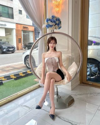 Tạo không gian thư giãn với âm thanh quán cafe là một yếu tố quan trọng giúp thu hút khách hàng thường xuyên đến với quán cà phê hơn.